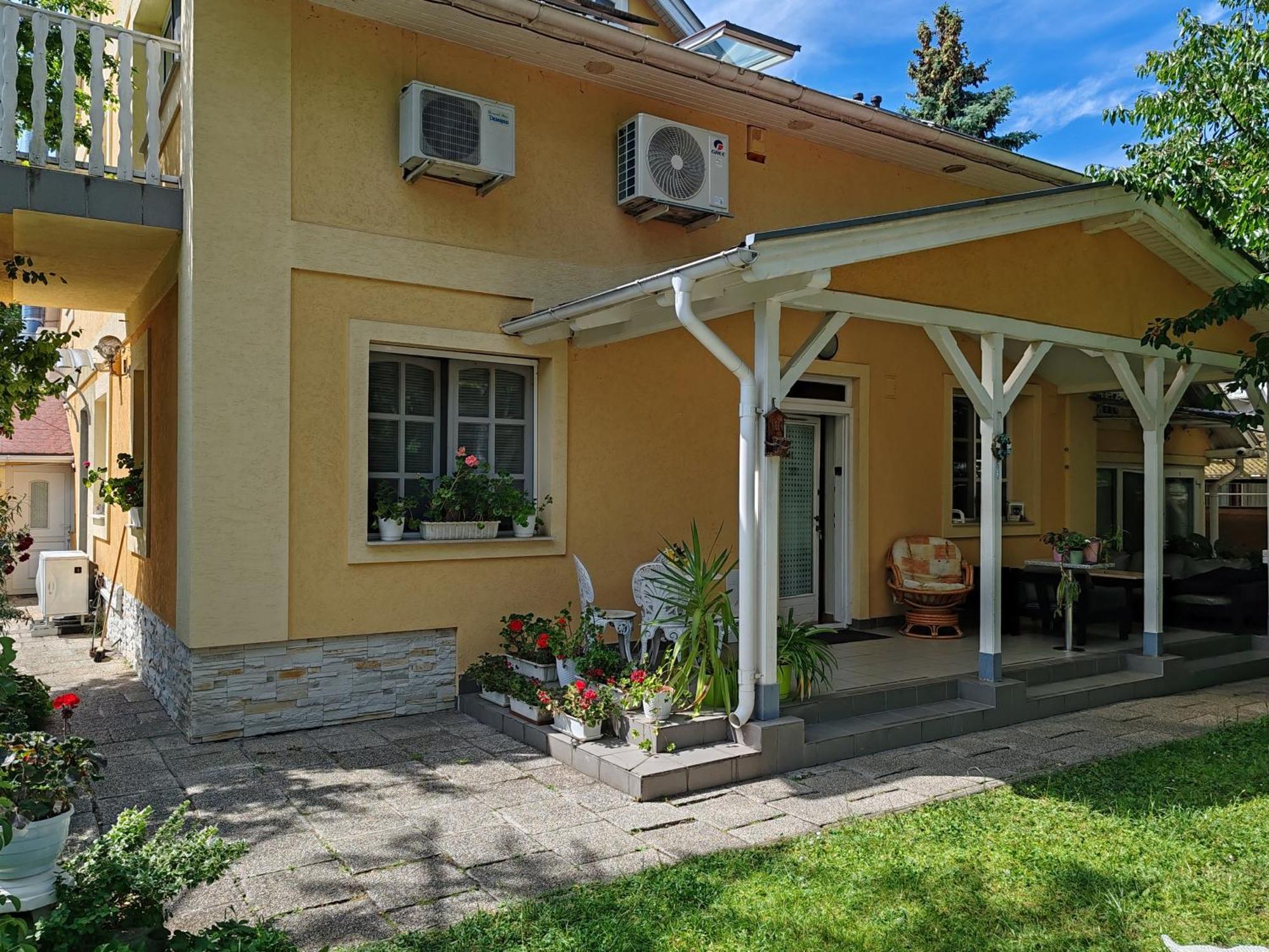 Apartment Patricia With Garden Budapešť Exteriér fotografie