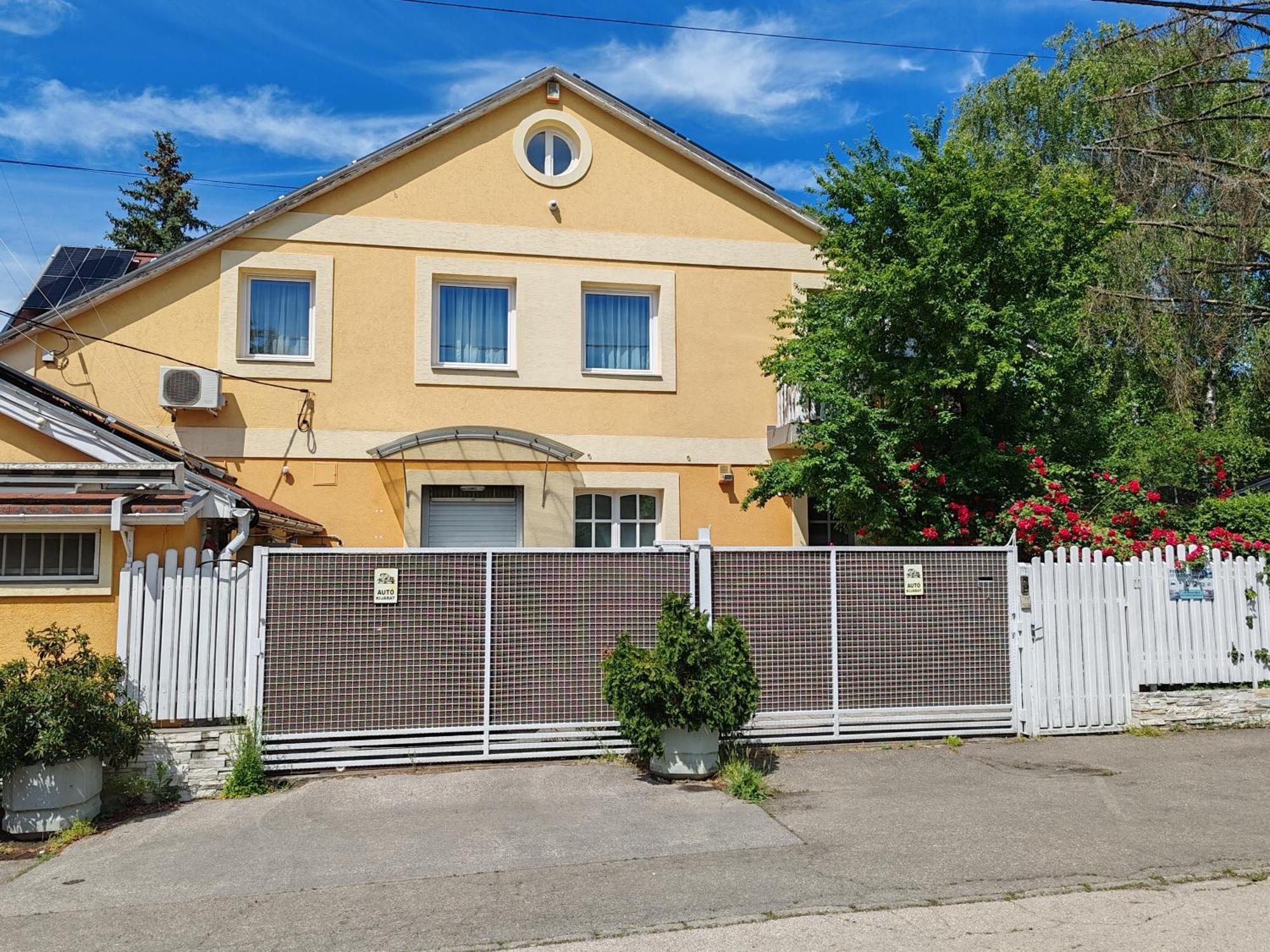 Apartment Patricia With Garden Budapešť Exteriér fotografie